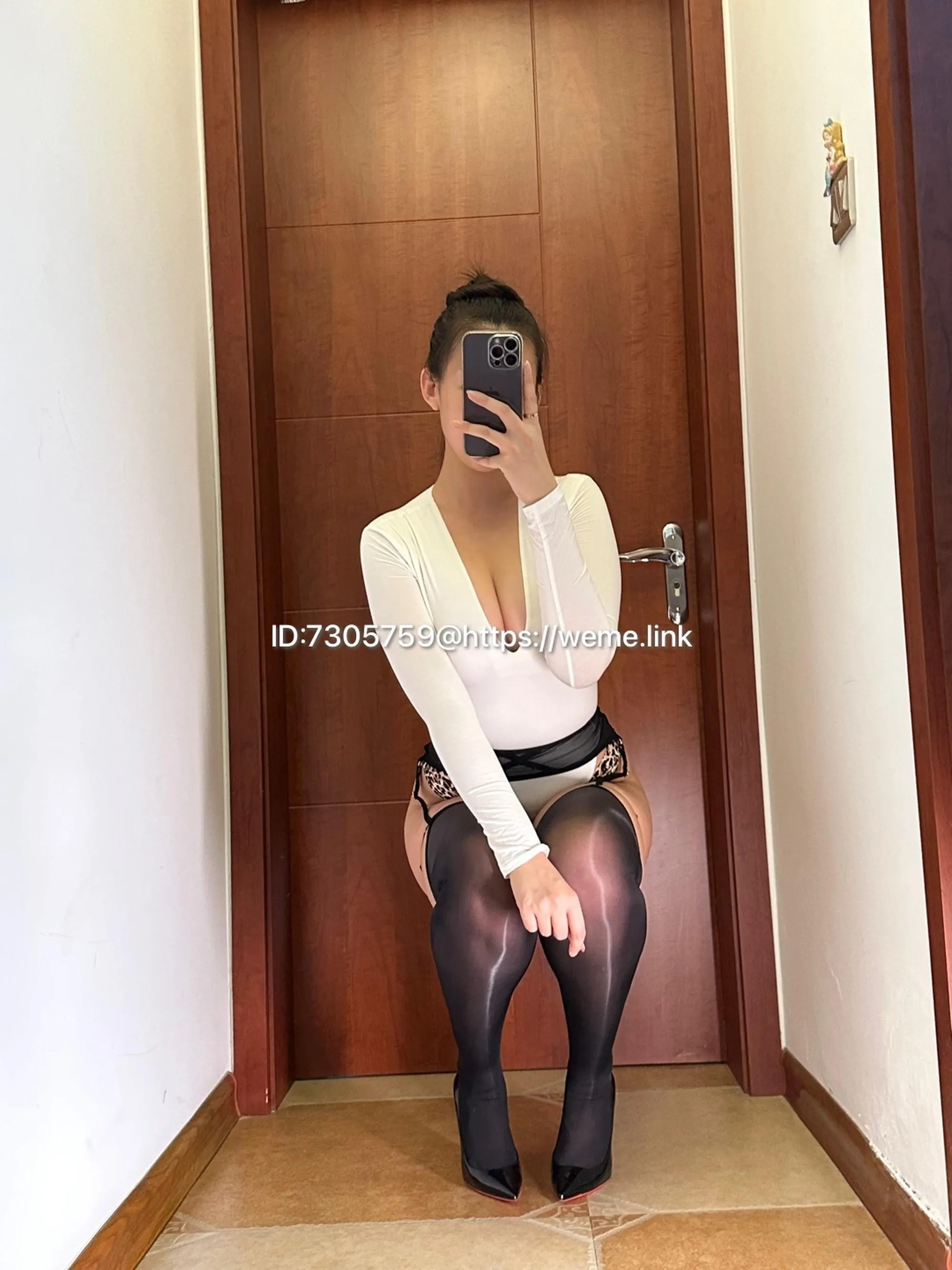 美邵女Baby – NO.011 勒肉黑丝 [60P]插图8